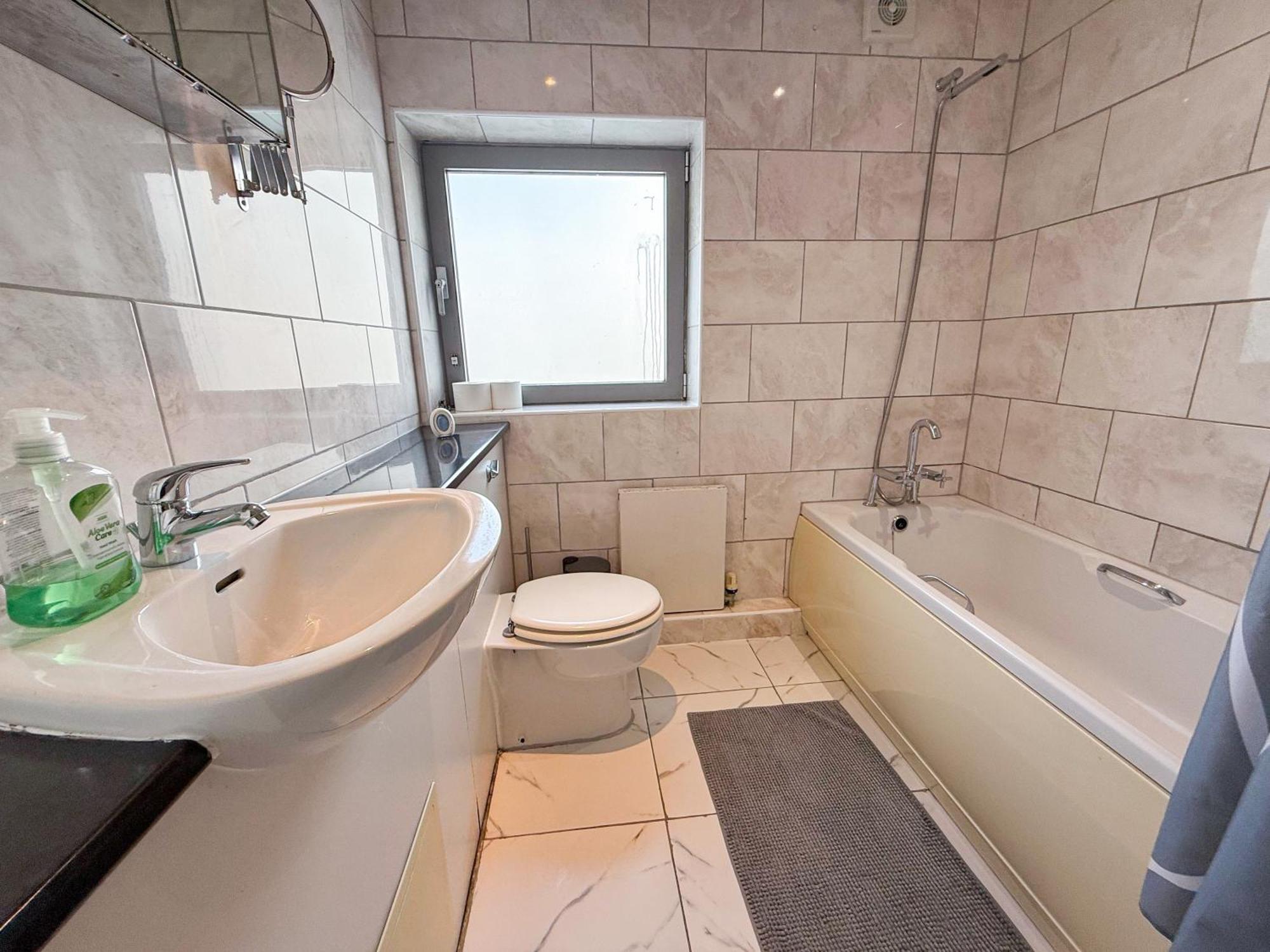 Stunning 1-bedroom Flat In Canary Wharf Free Parking Near Museum London